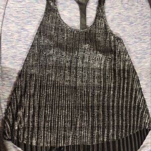 Super cute women's L pleated tank by Weavers